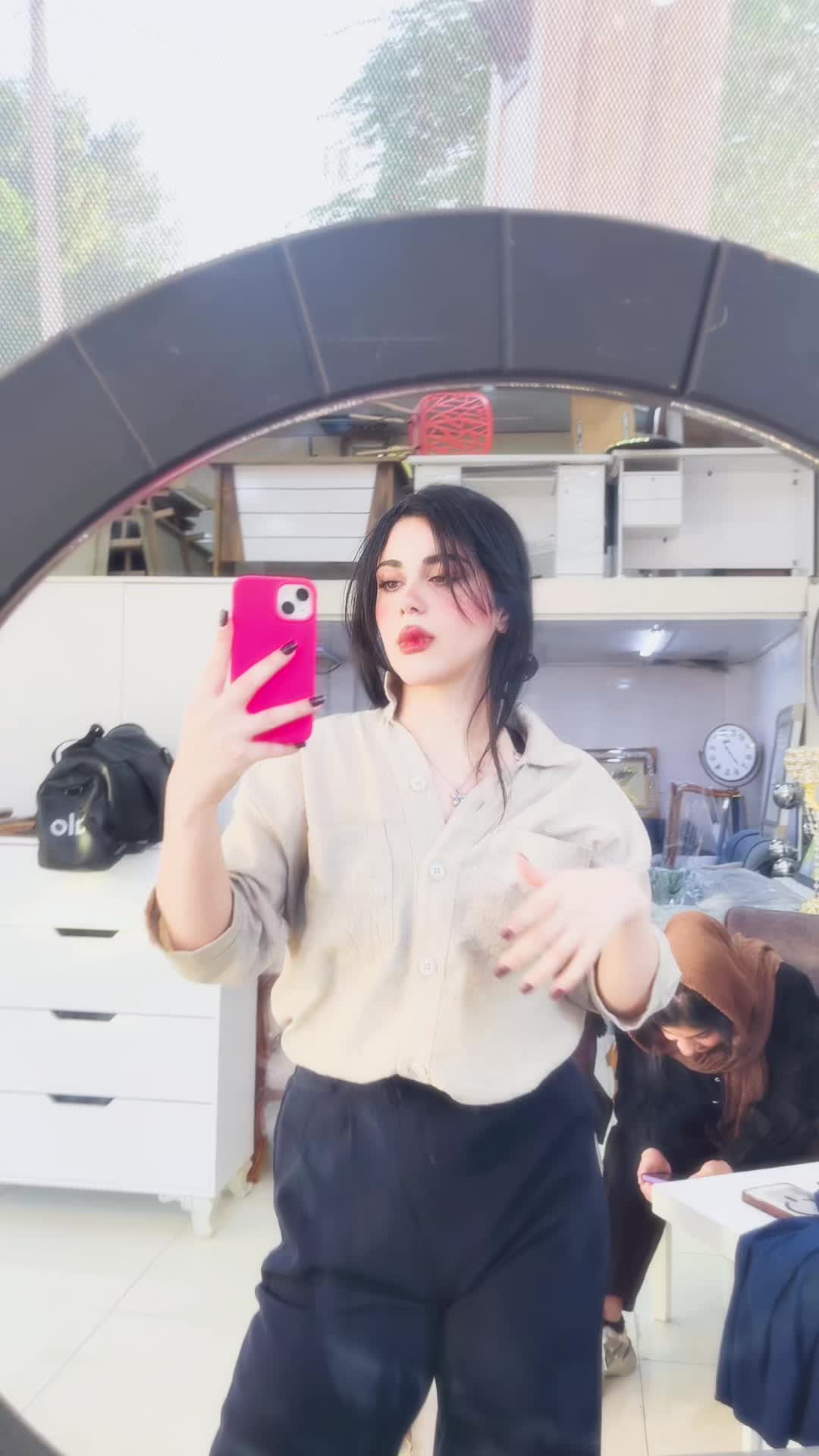 @isoniaa