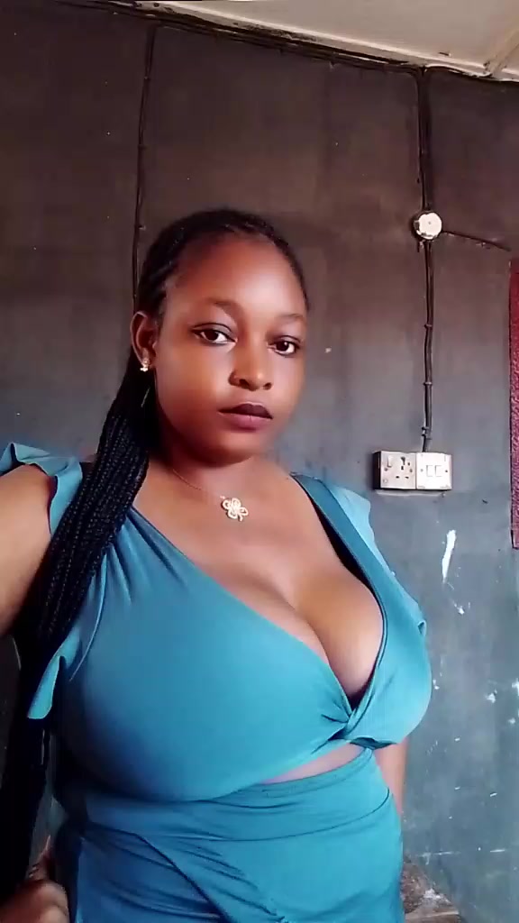 @busty baddie 🥰💃