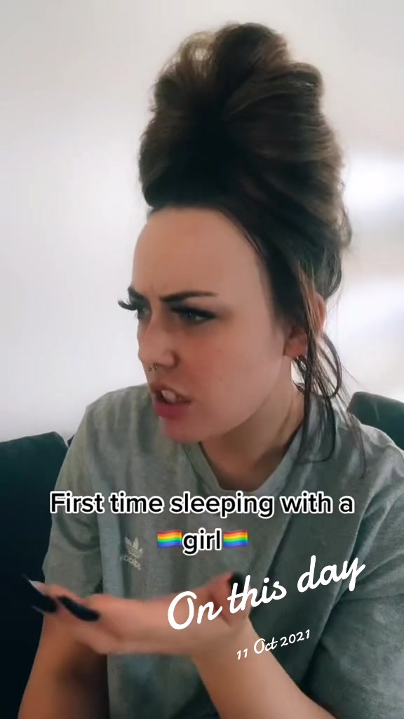 @LEASHBIAN 😈