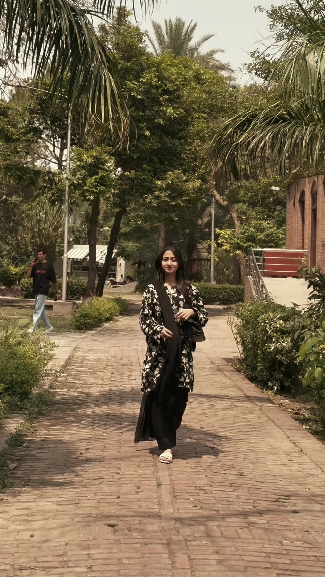 @Sana Khan💫