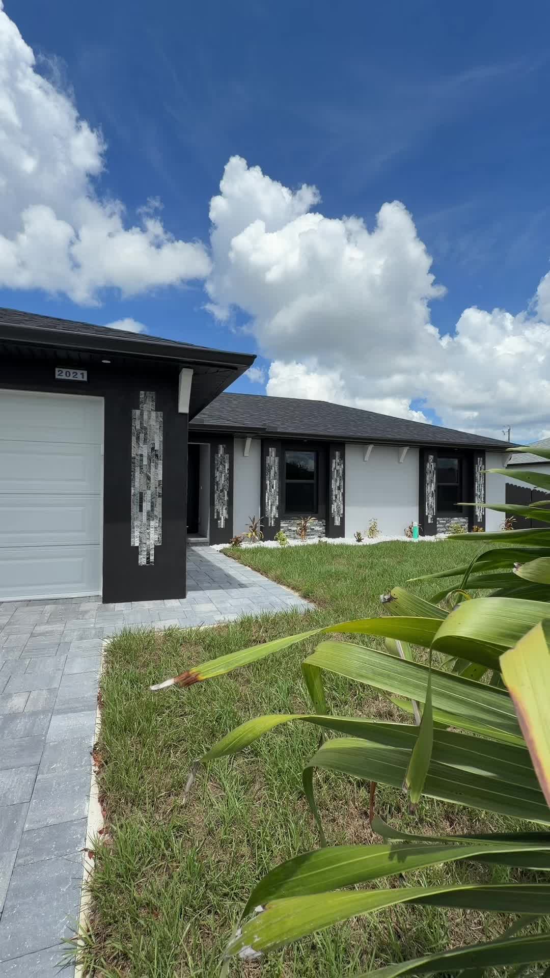 @Lia Angulo | SWFL Realtor®️