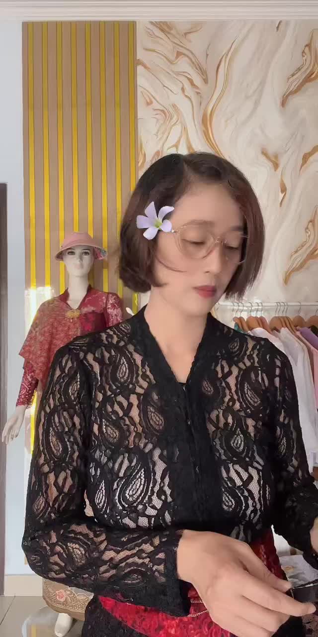 @Tut-Nick Ud Sari ID
