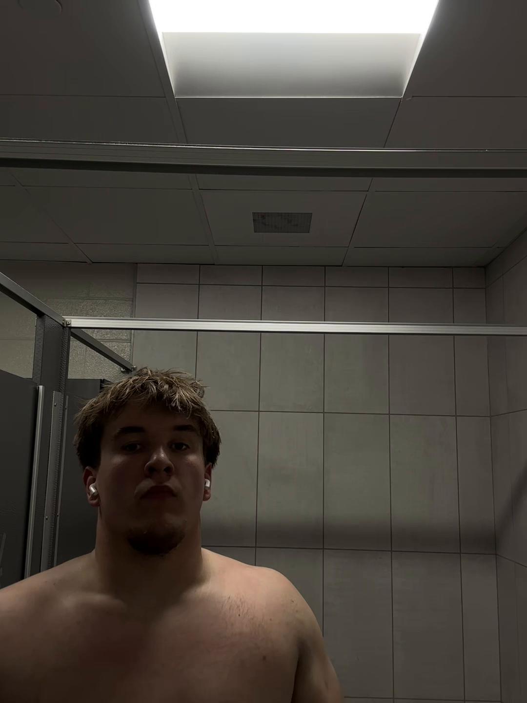 @_a_d_r_i_a_n_