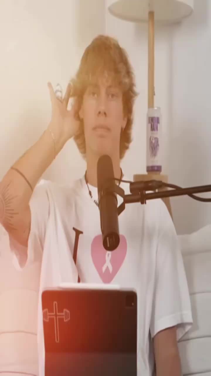 @ᴊᴇsᴜs ɪs ᴋɪɴɢ✟