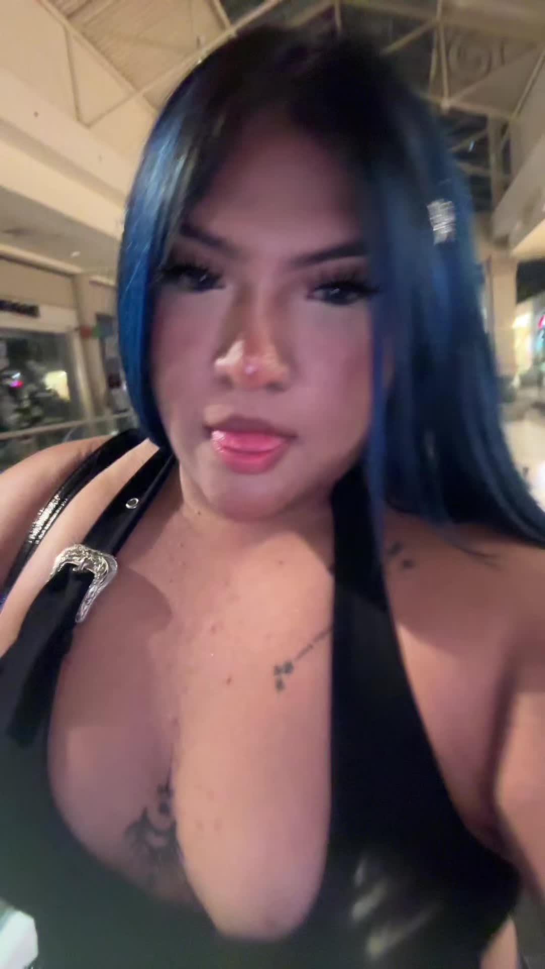 @🫐