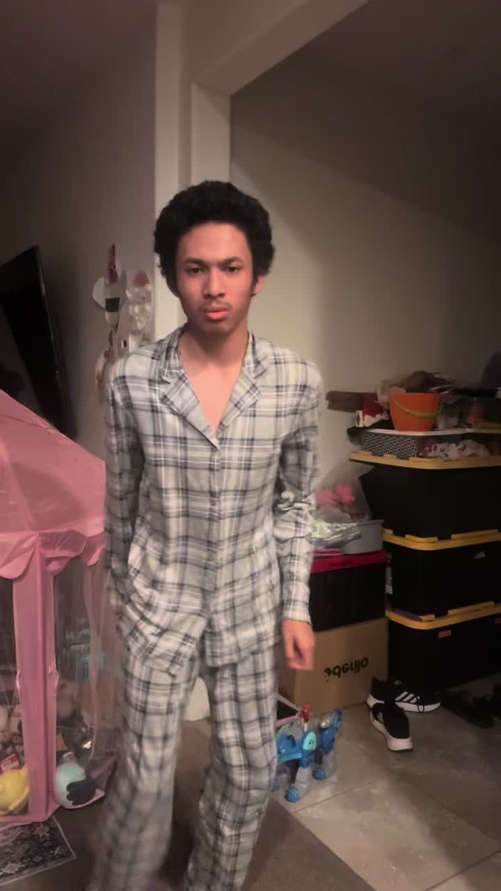 @6aidanamy
