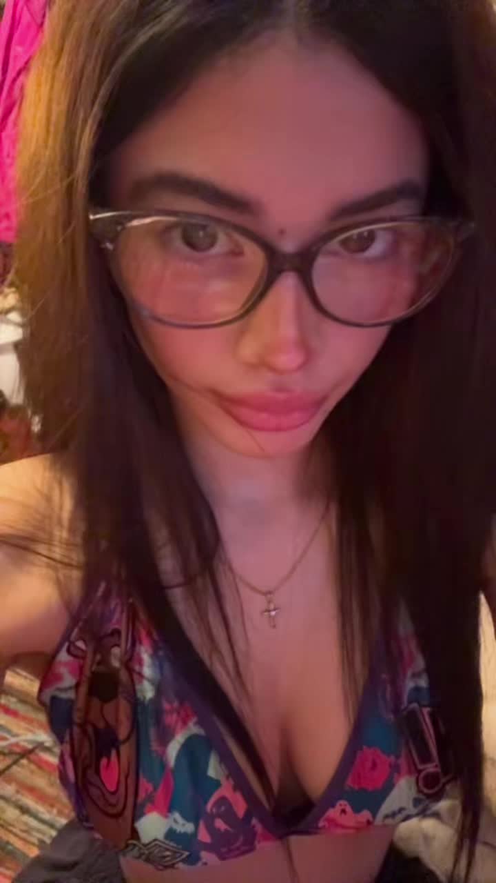 @Bombshell.com🐬🦋🎨💘💎