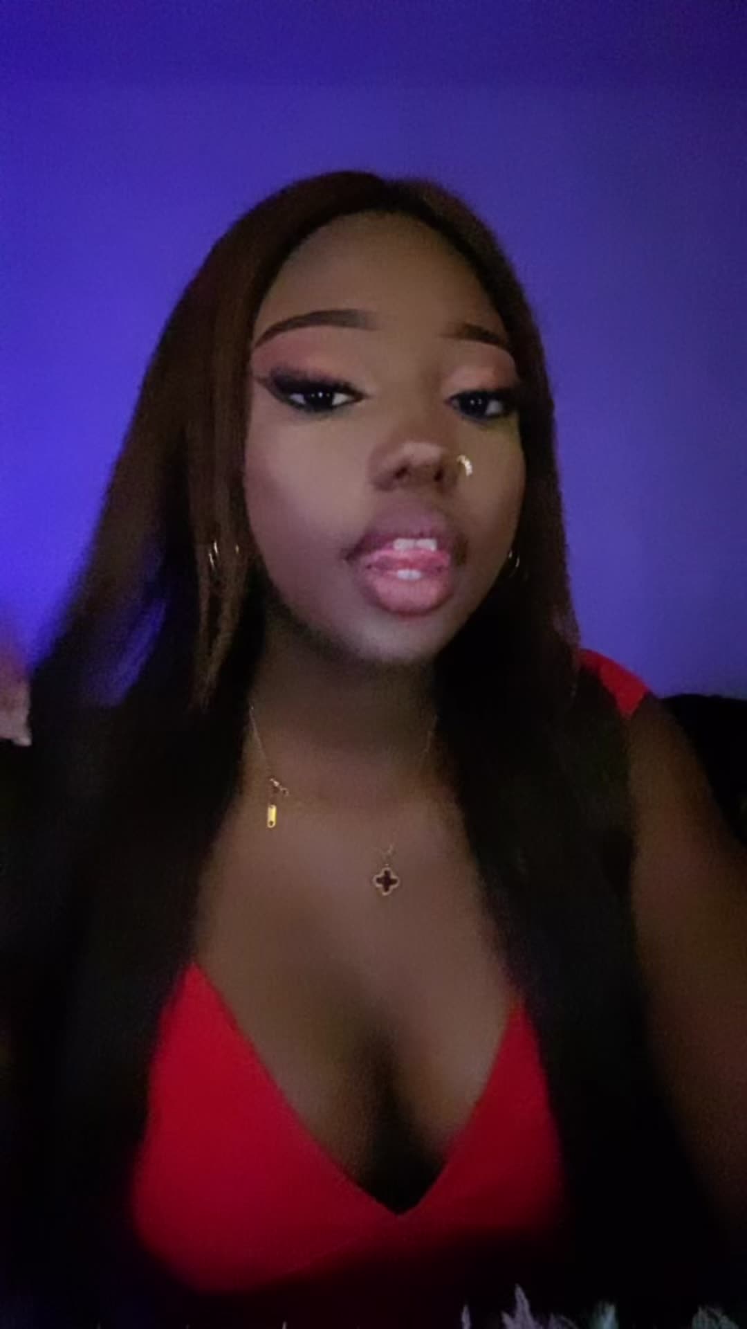 @q🍫
