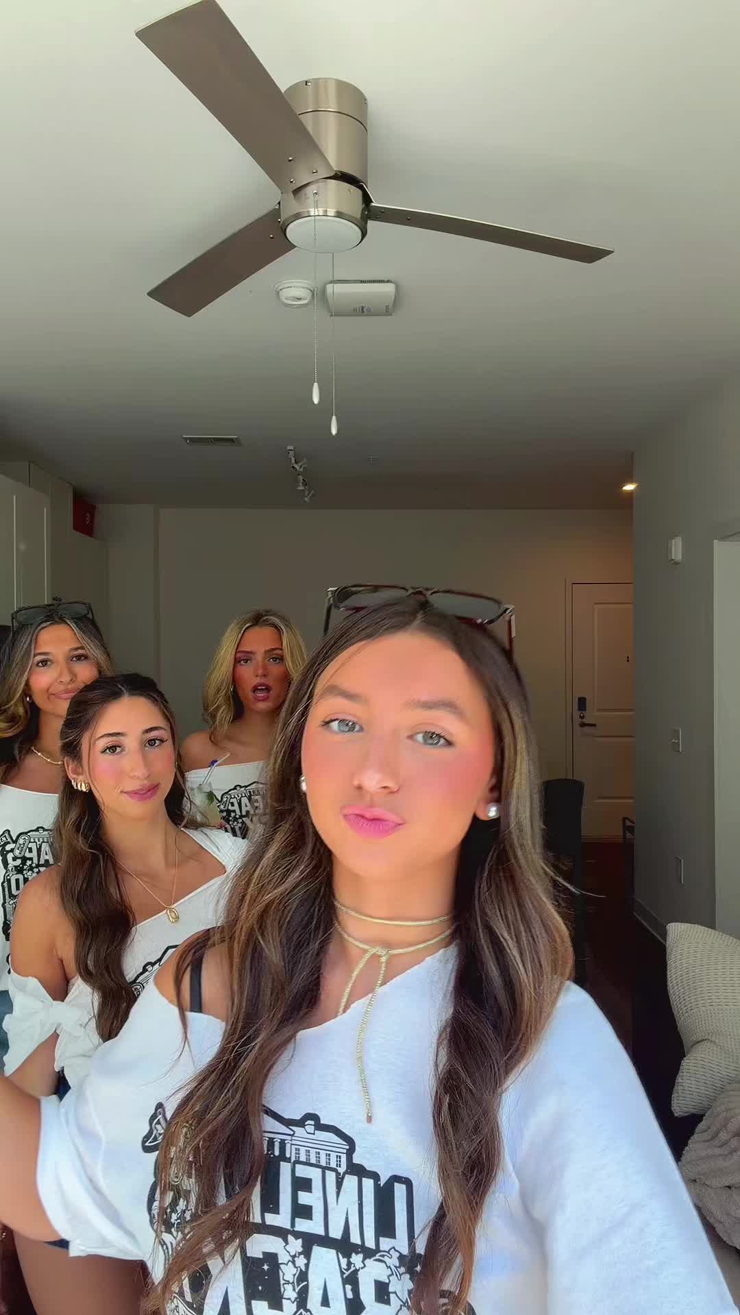 @_lilydanielee