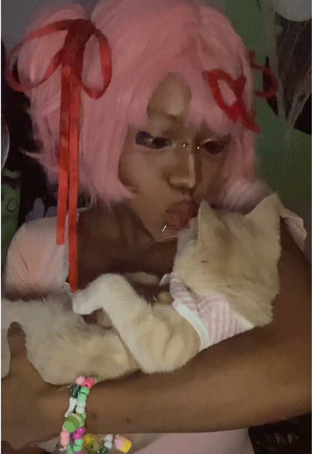 @𒉭 UrRottingVictim 𒉭