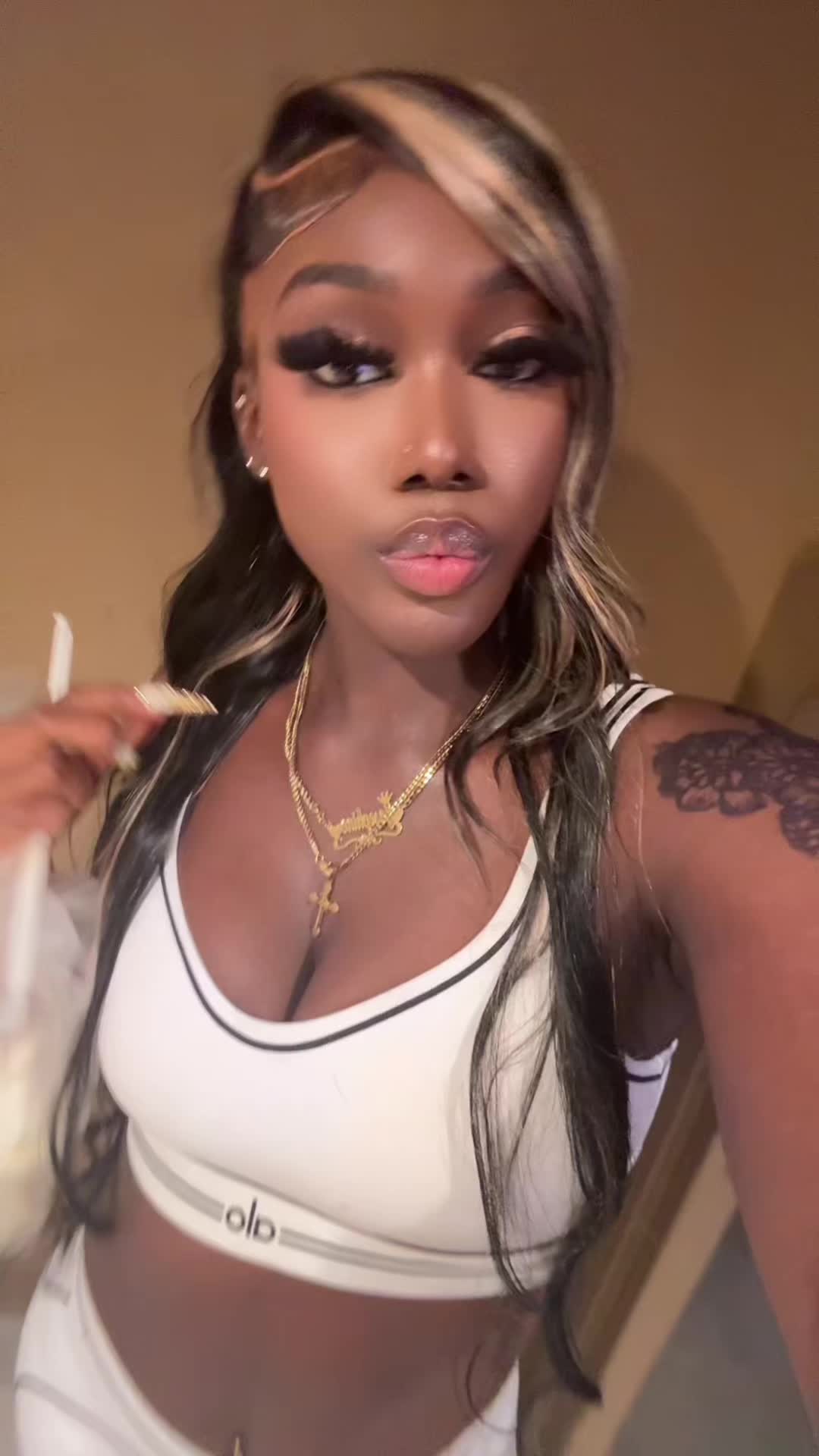 @Queen shit bltch