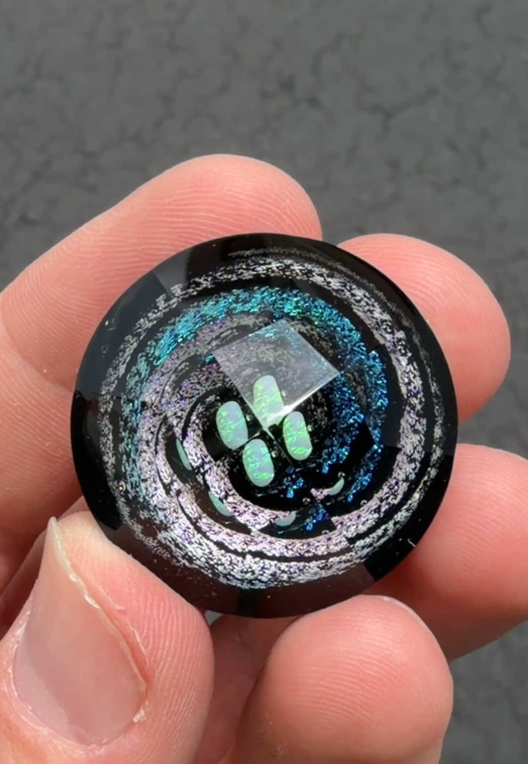 @Avenue_Glass