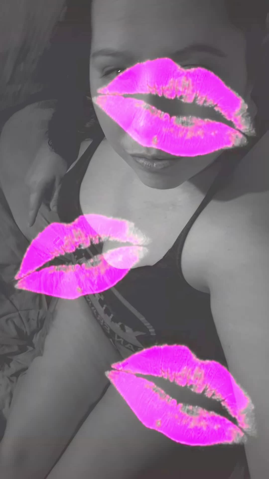 @Nenenova21 😘