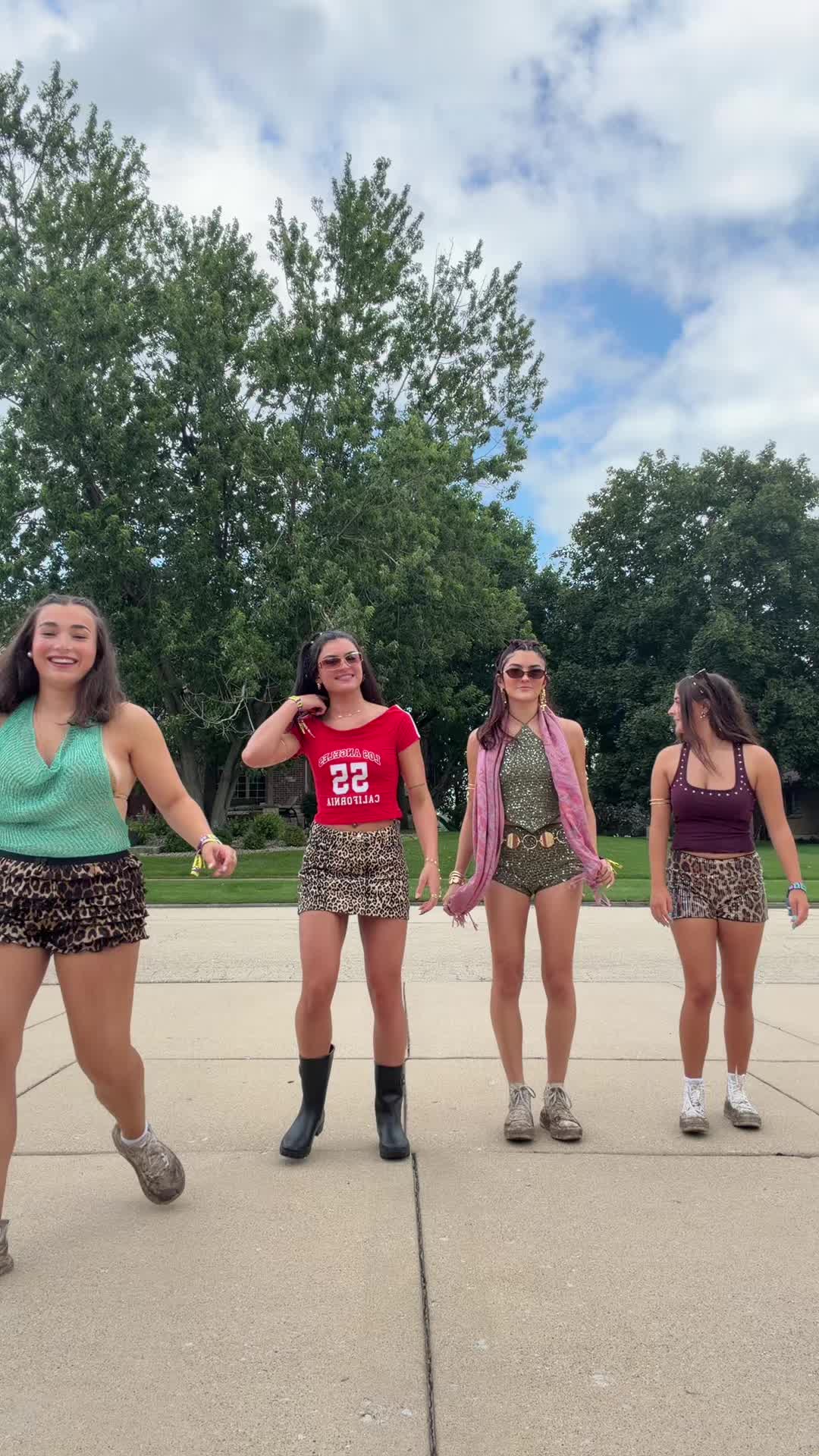 @dumbbrunette