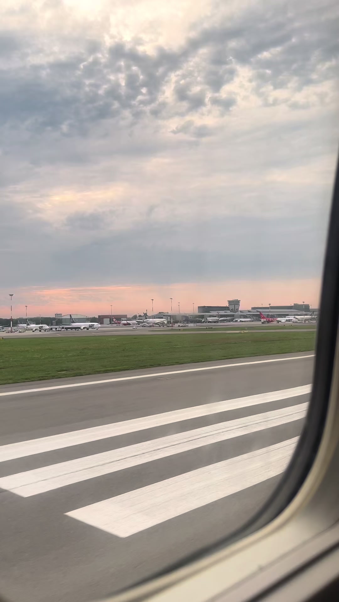 @𝓝𝓪𝓭𝓲a✈️👩🏽&zwj;✈️🇵🇱