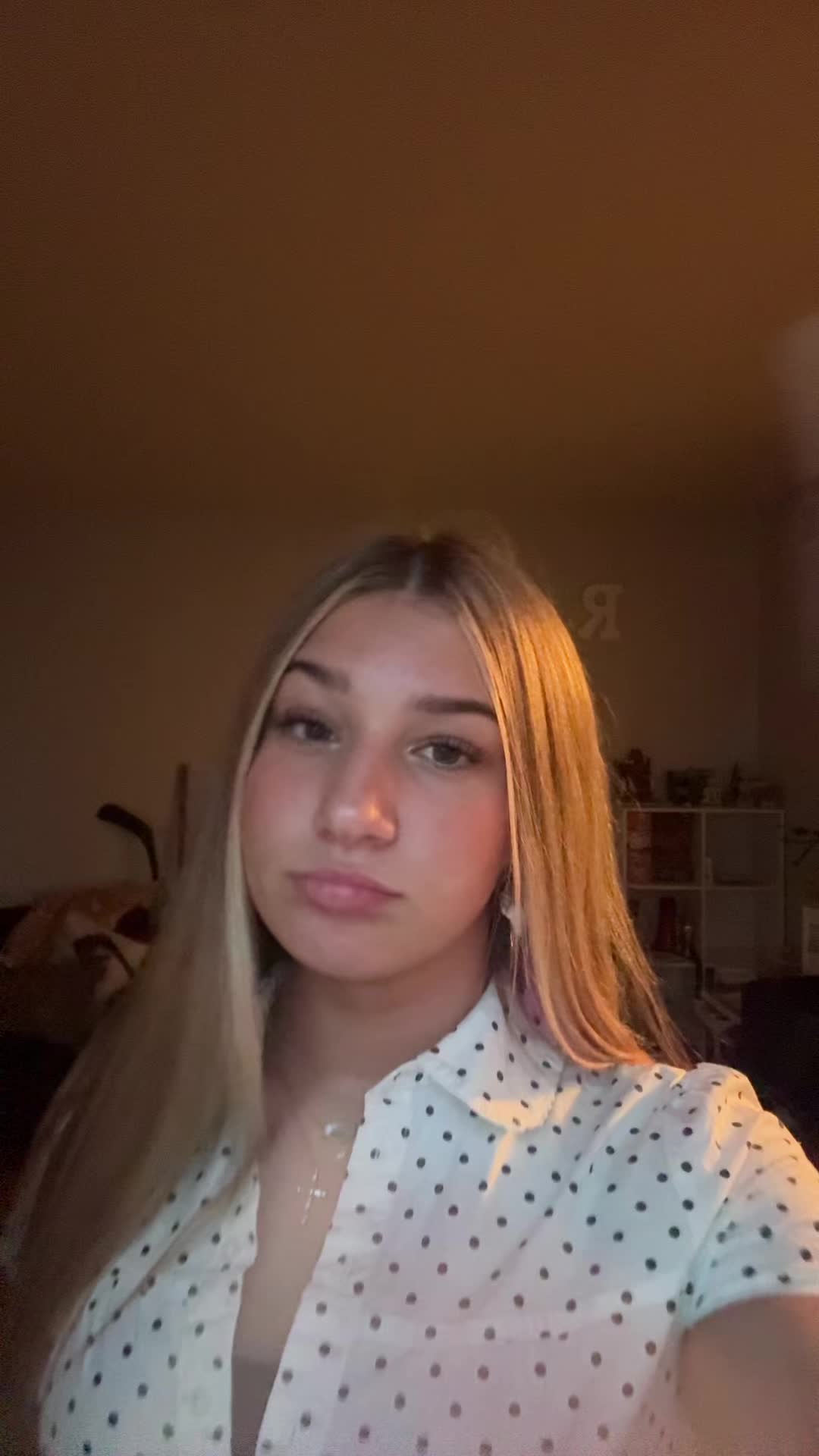 @Bella