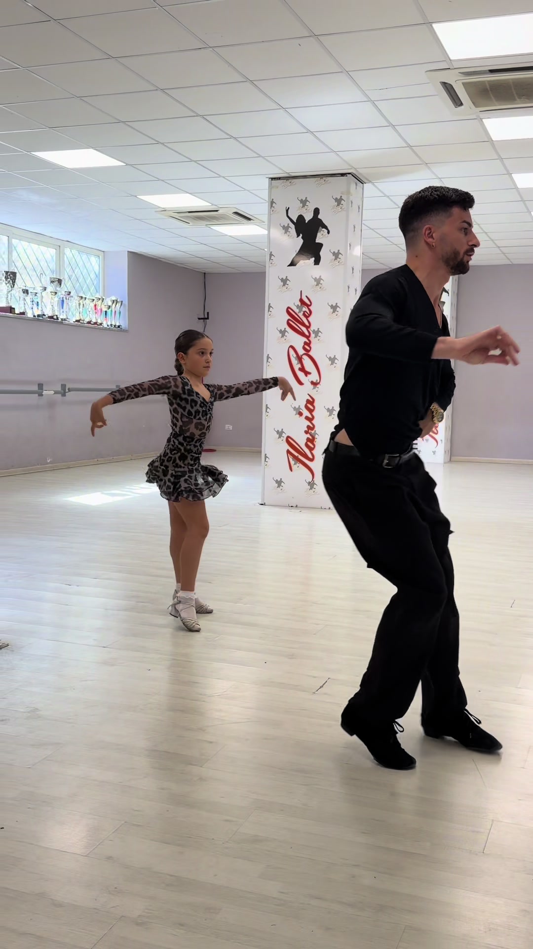 @AuryDance