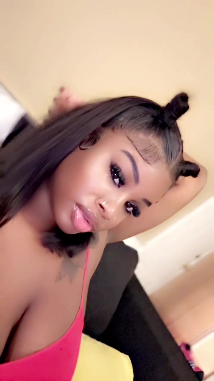 @tharealniaa