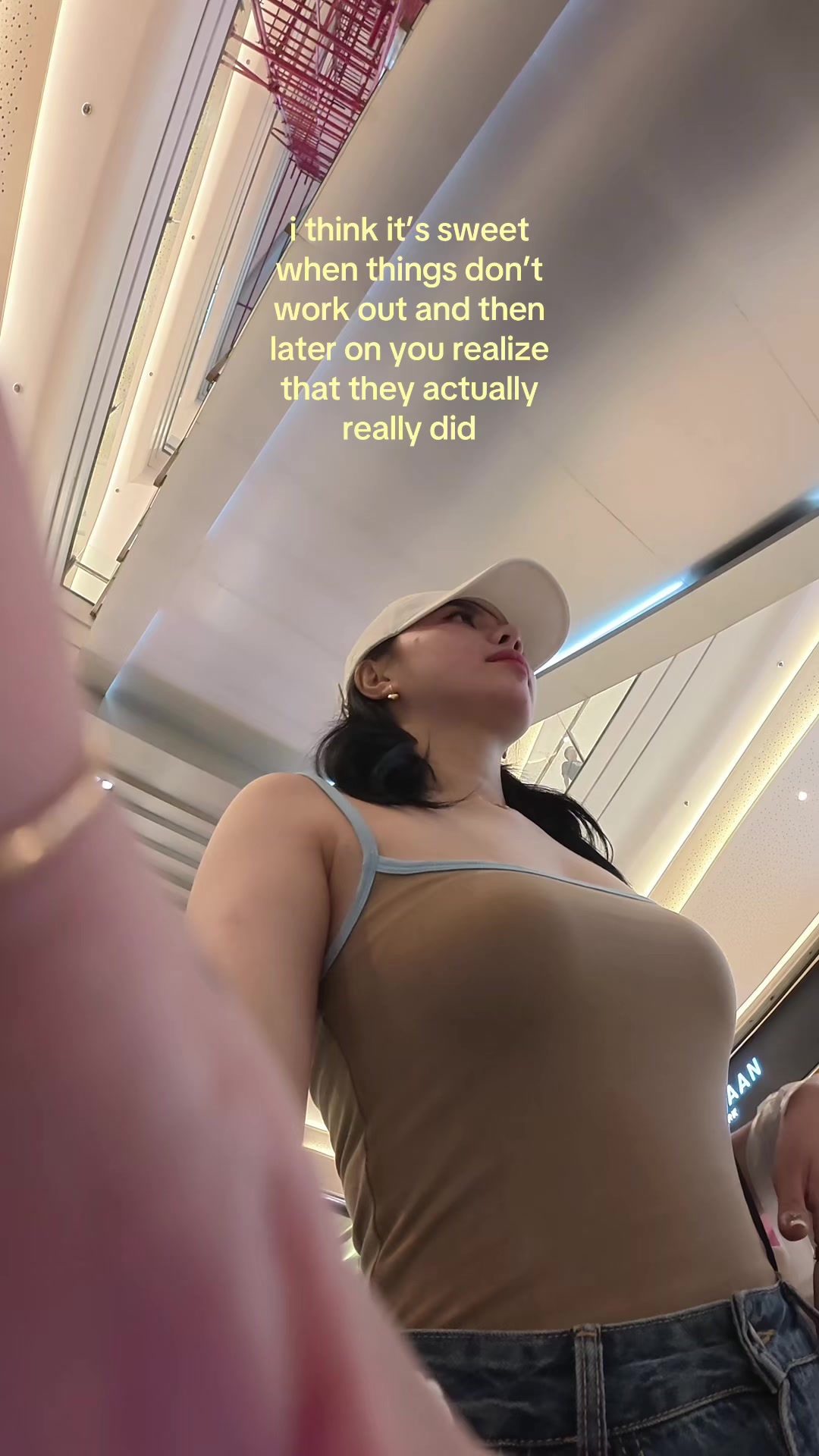 @holadivineb