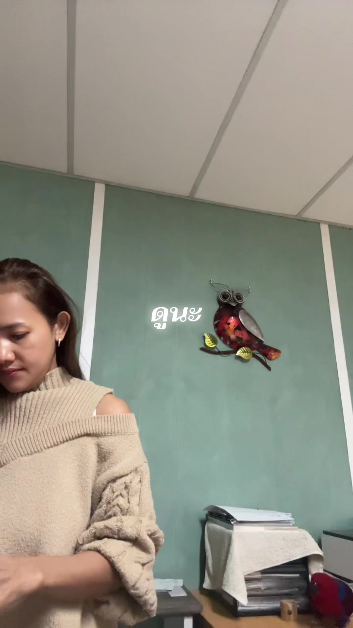 @Female parrot🥰👫🦜