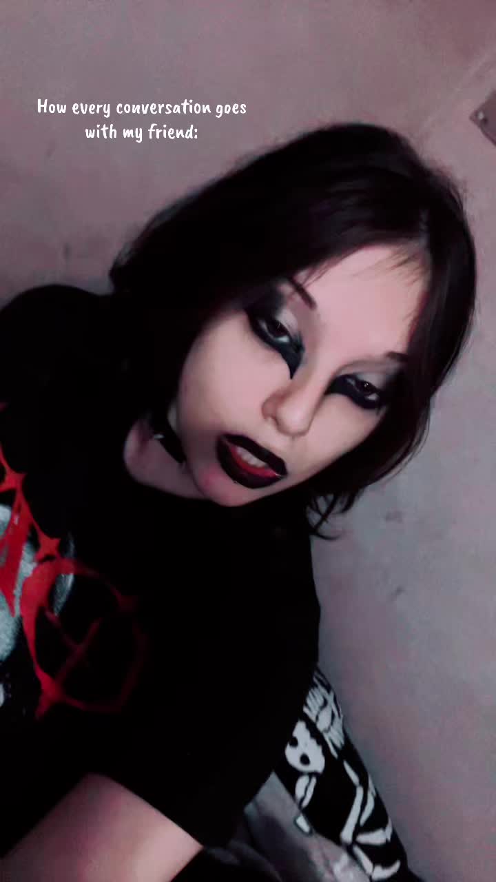 @living.dead.girl.7