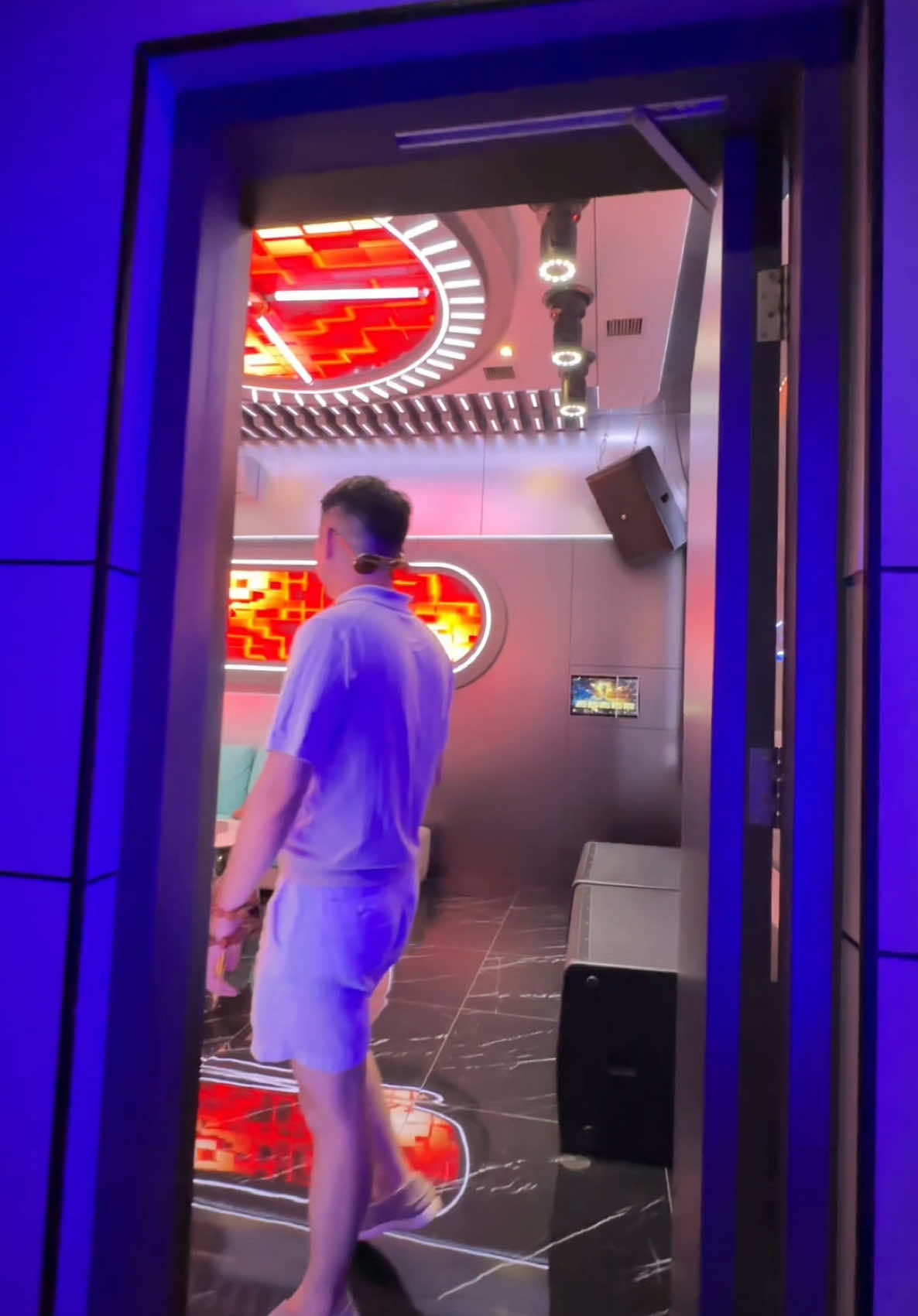 @天沃KTV装修设计制造厂商