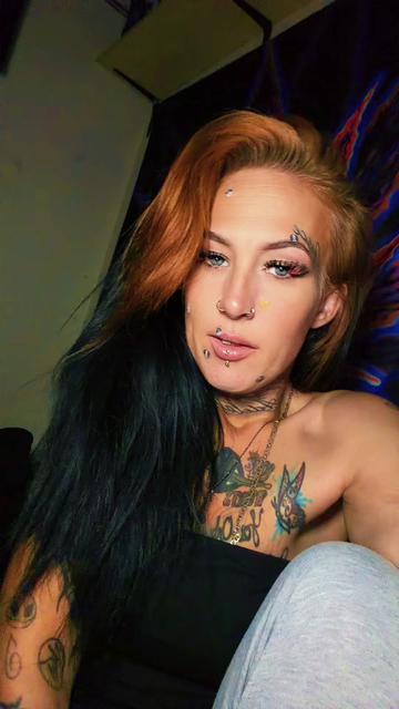 @ғͫʊͦcͭкͪɳͣ Tattedmommy420
