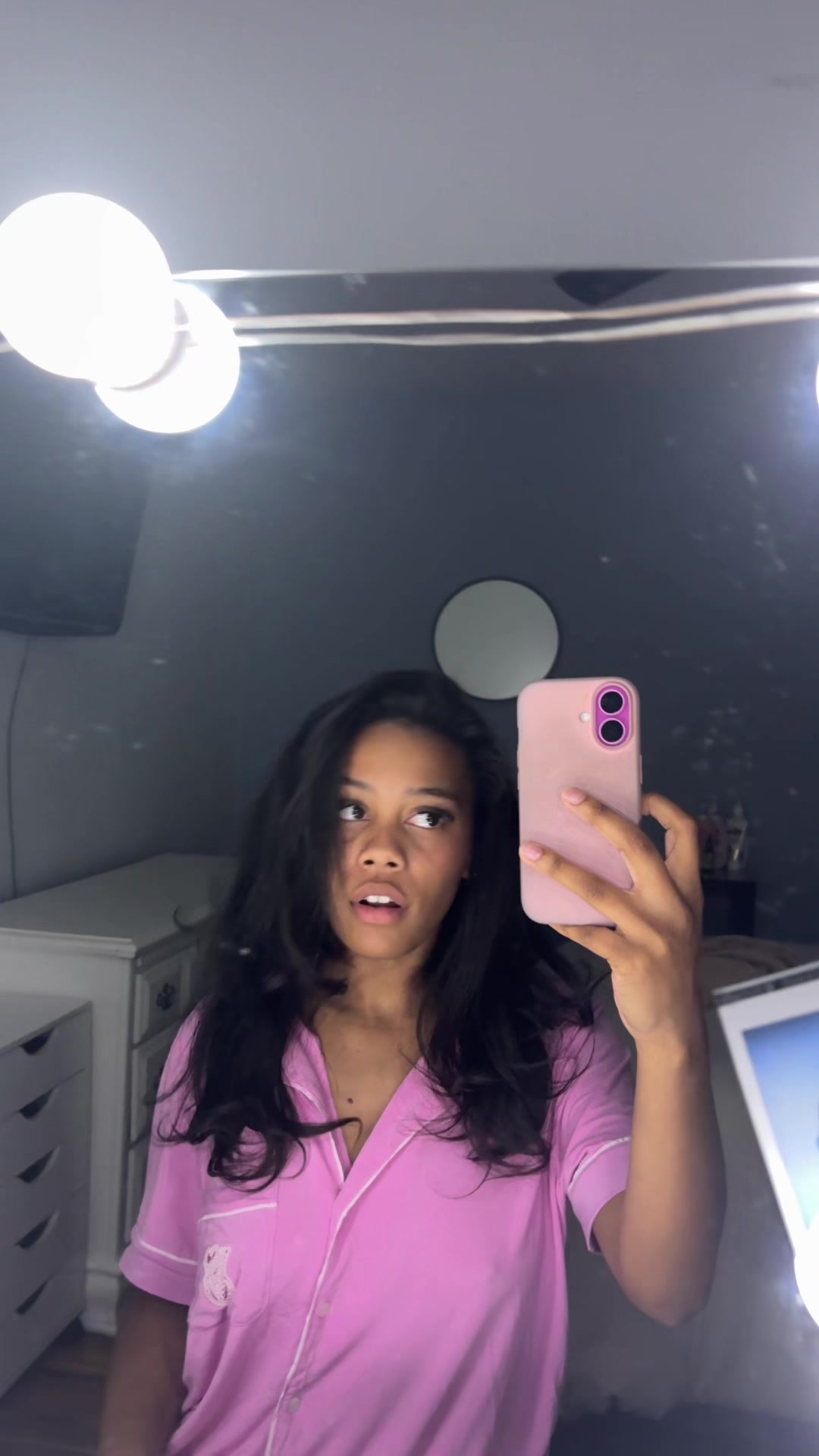 @🦄