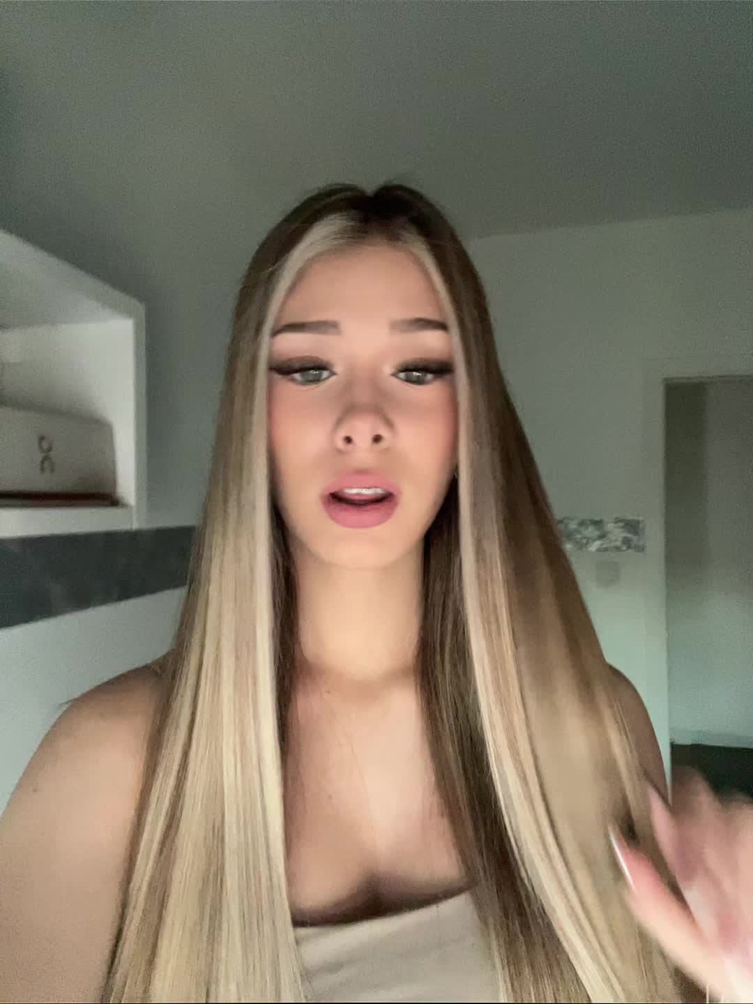 @уна