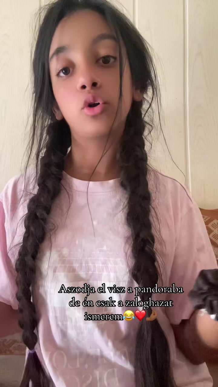 @👸🏾A kir&aacute;lynő amina👸🏾