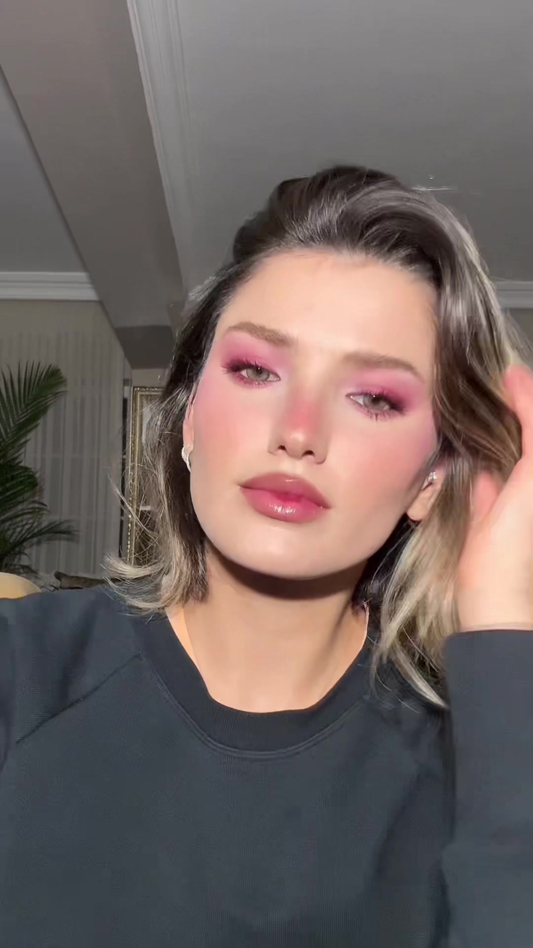 @Özge Akgül