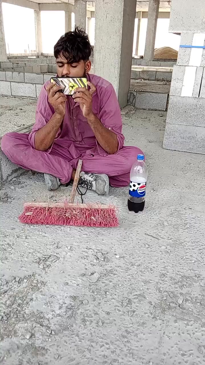 @LadlaBaloch313bv