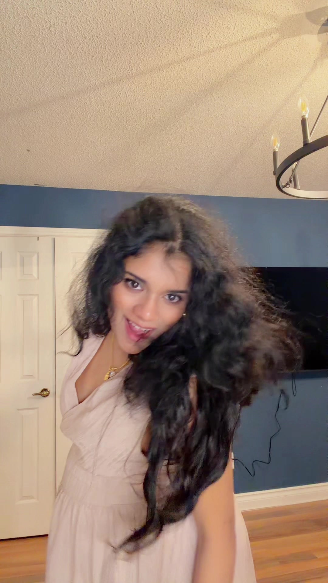 @elakiyaak
