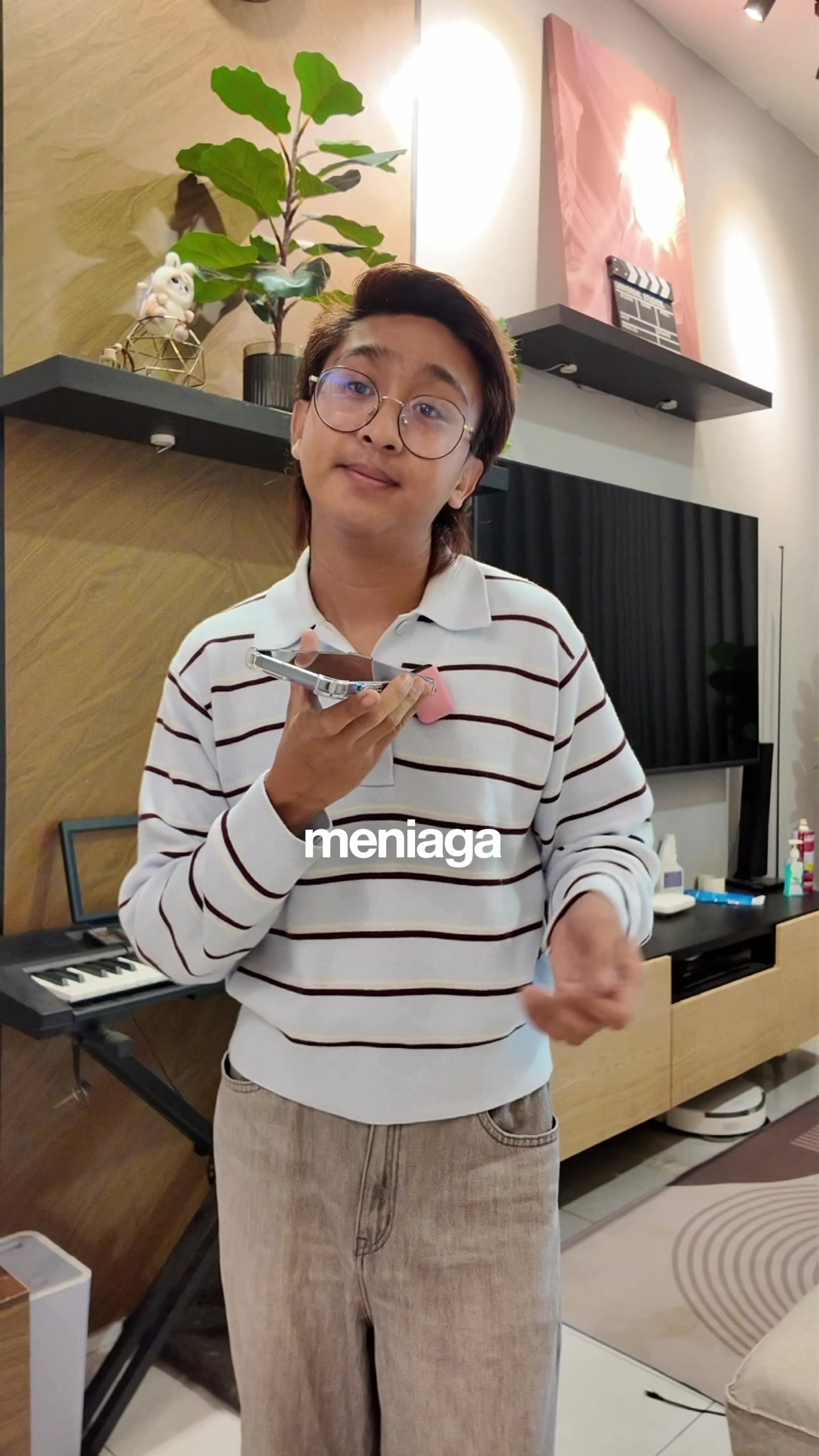 @Apom Yang Menekan