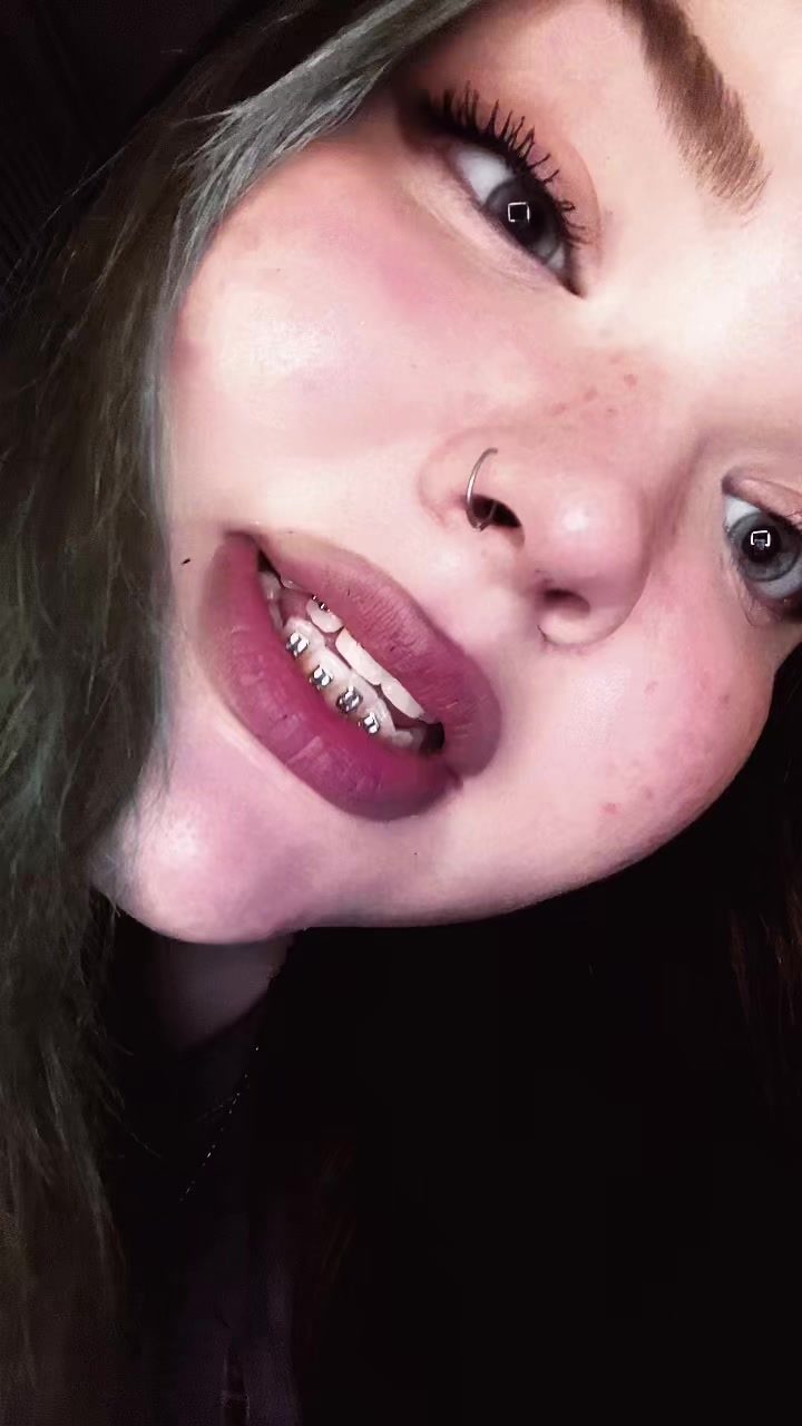 @livingdeadgirliemadz