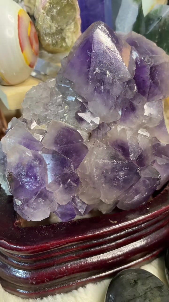 @IlovecrystalsAndstones