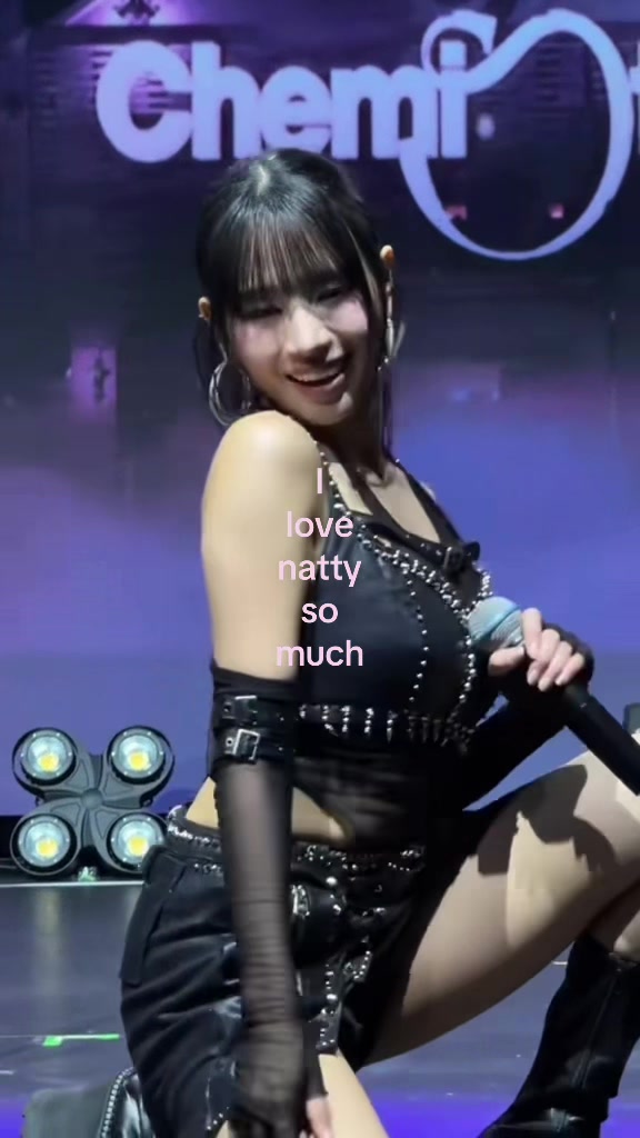 @angisha，sweat