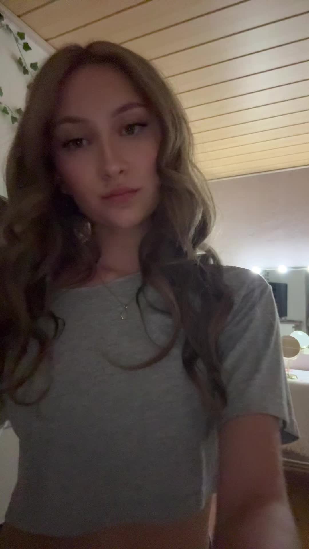 @𝐬𝐚𝐫𝐚𝐡