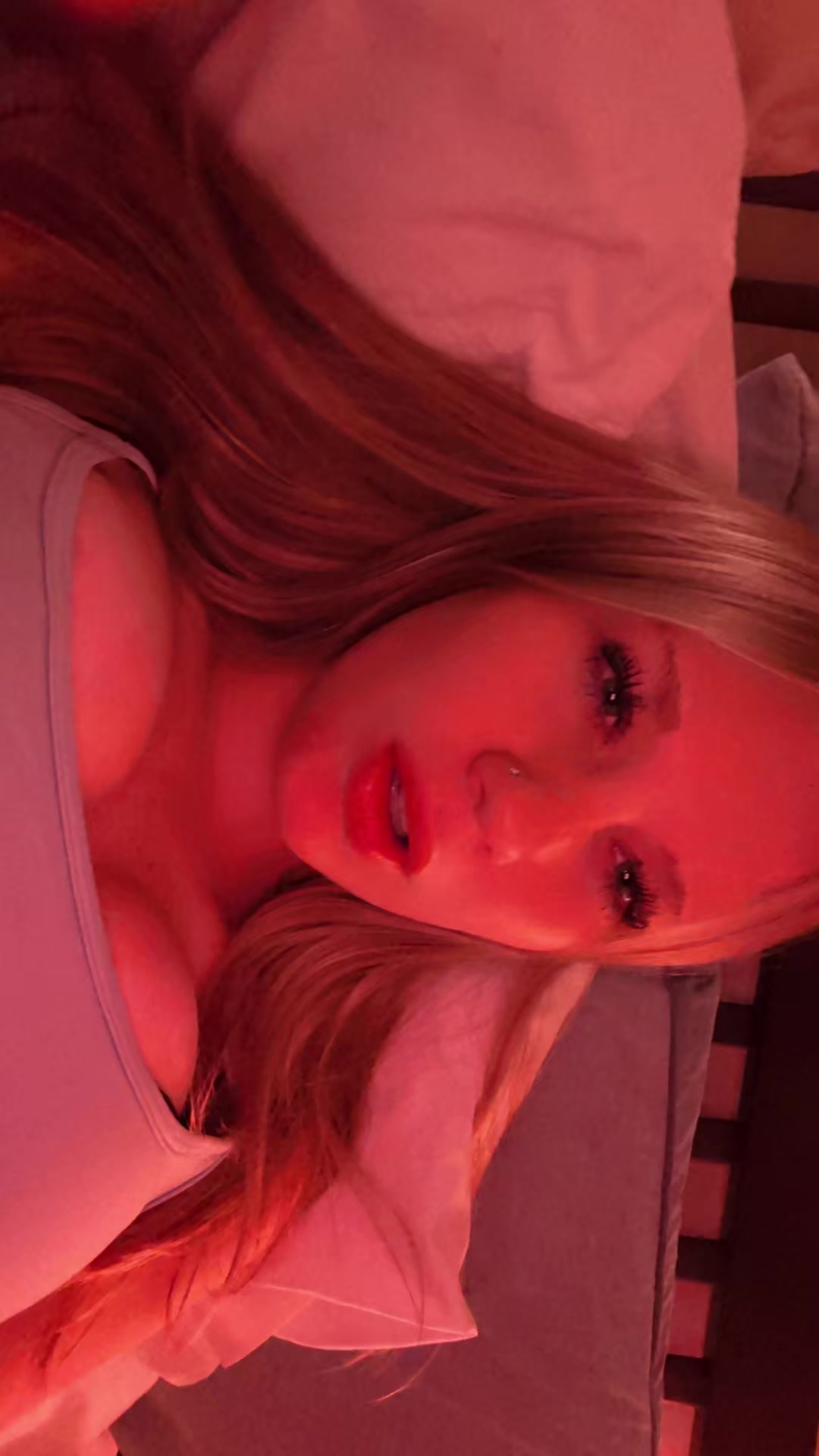 @ellaa🕸️