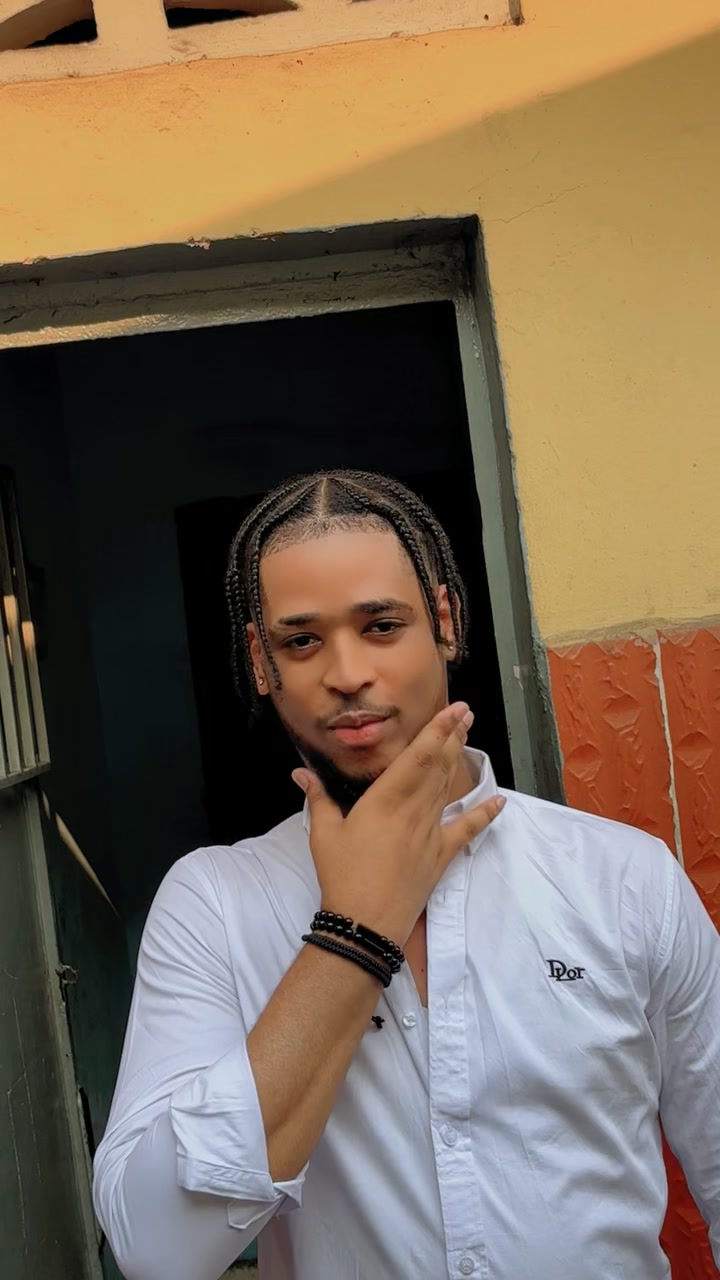 @BellyAmaral 🧸🇨🇩🇵🇹