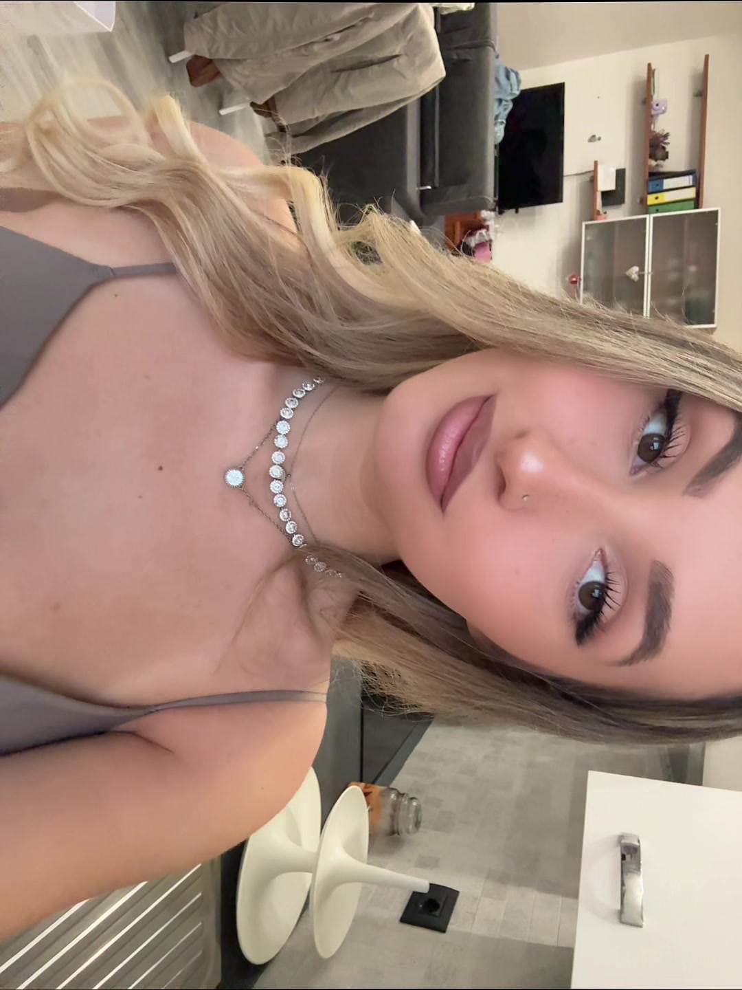 @floenaaaa