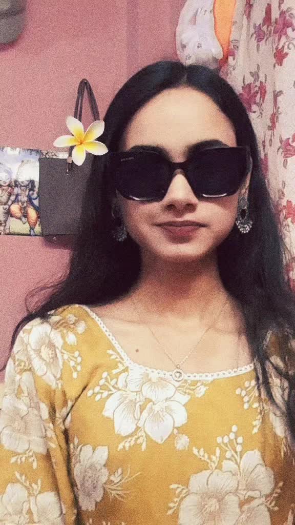 @Queen🤍👑