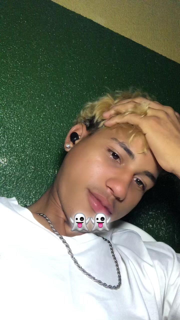 @Læ lëyëńđæ 🍀👀