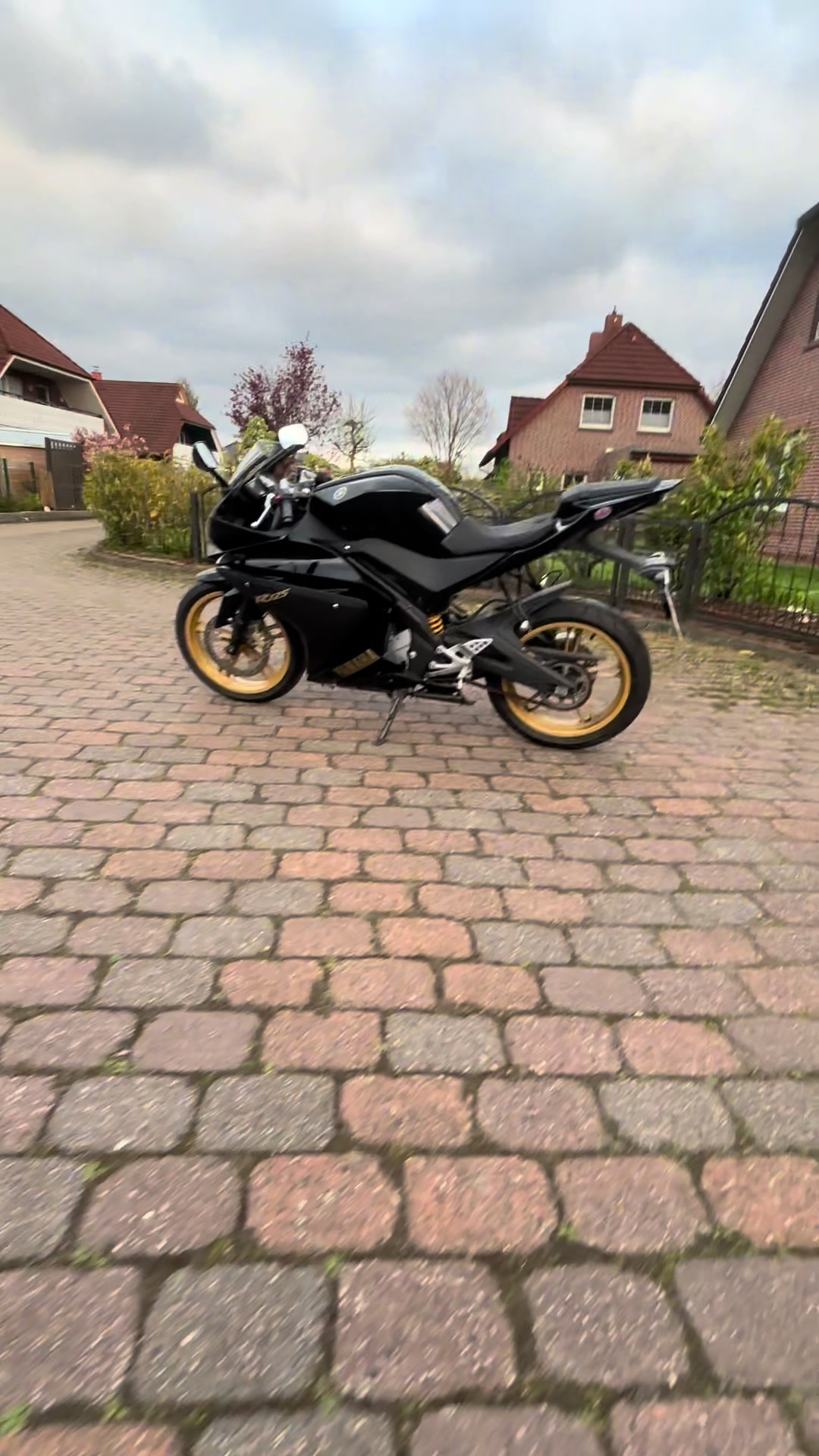 @𝓛𝓮𝓷𝓲🤍