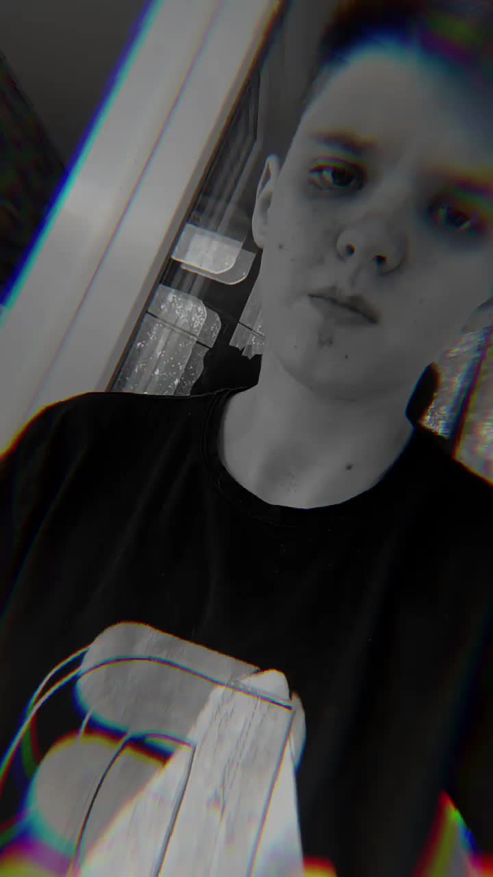 @𝓑𝓻𝓸𝓴𝓮𝓷 𝓗𝓮𝓪𝓻𝓽♡