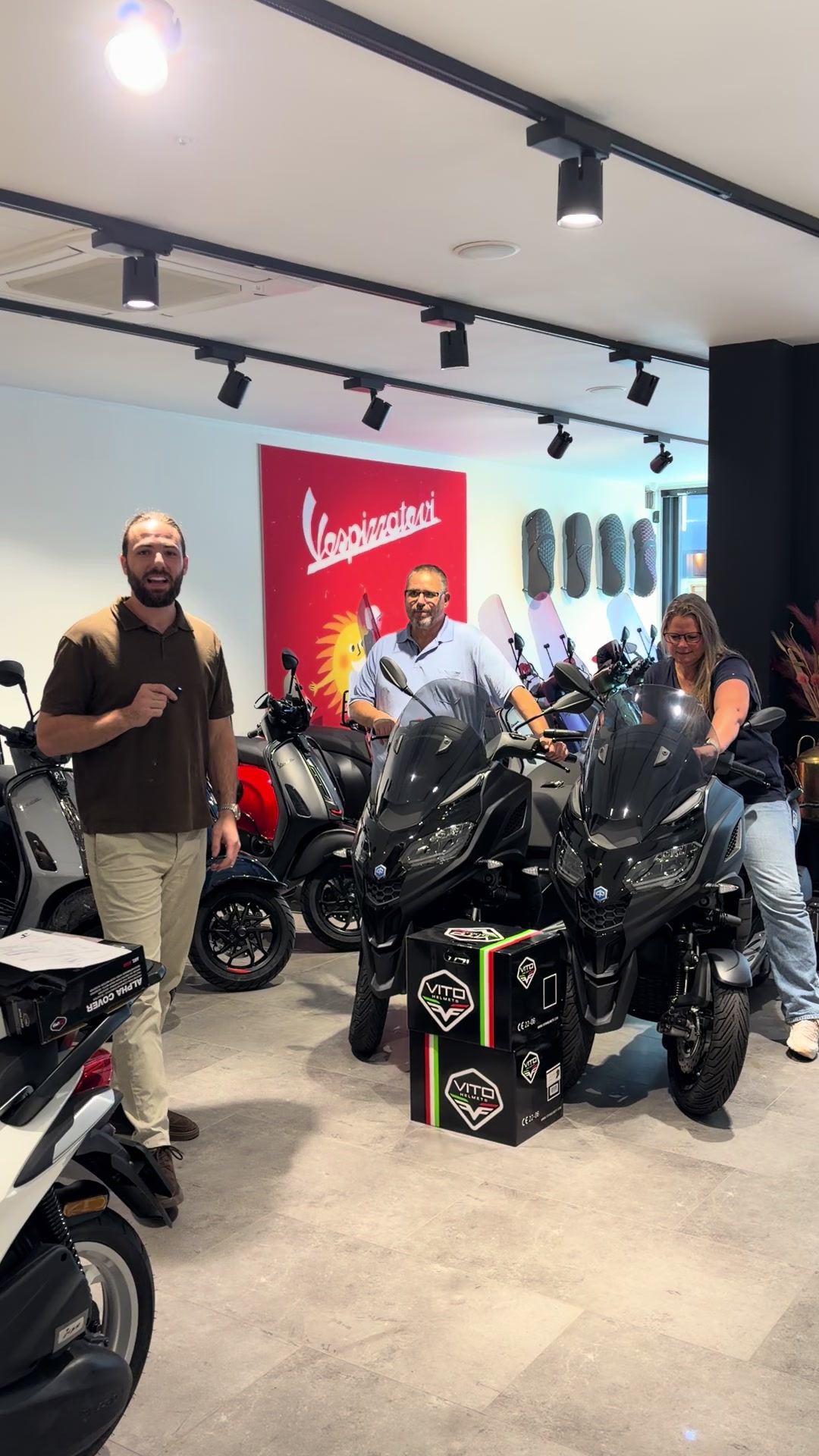 @J2 Scooters & Motoren