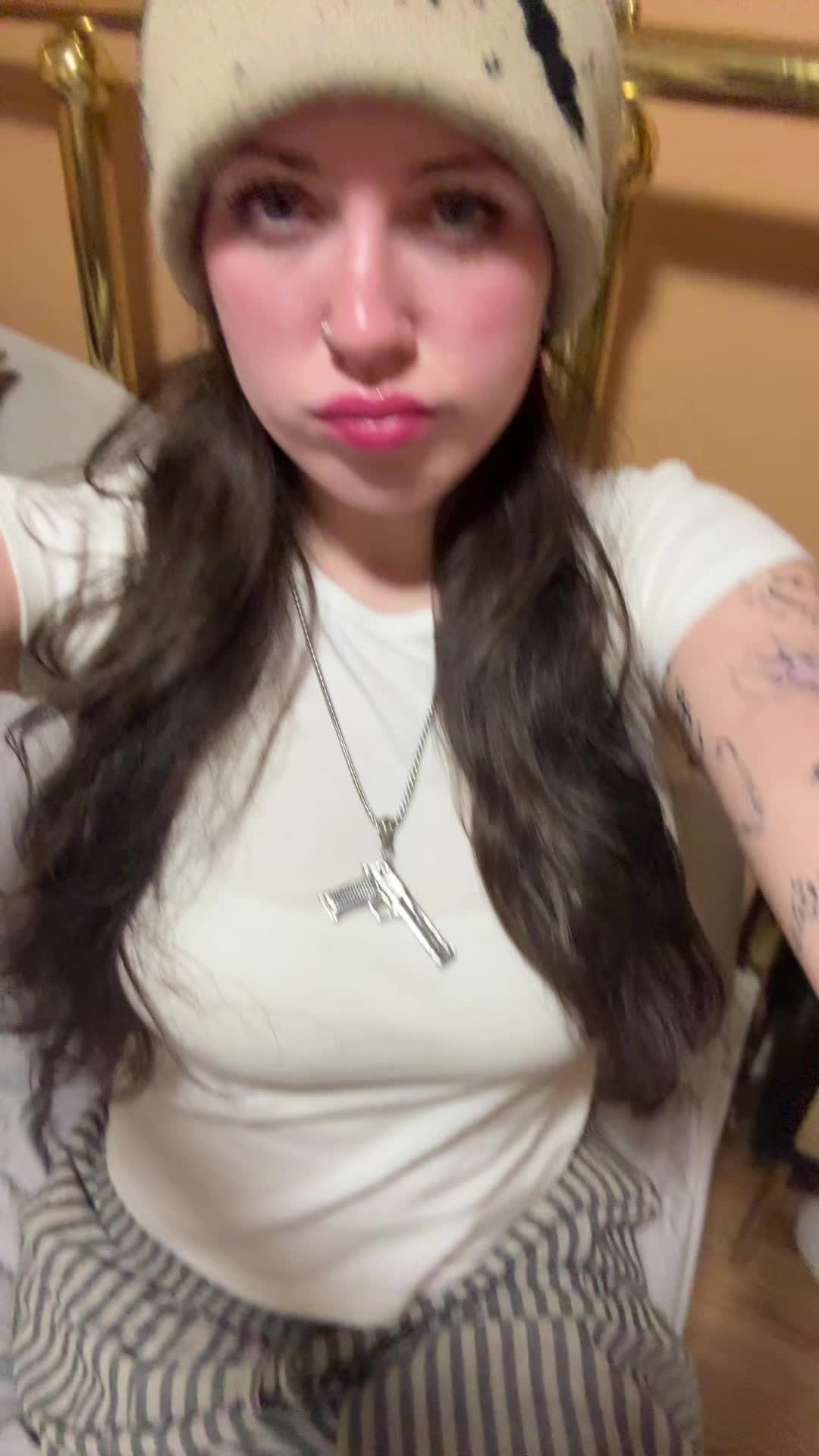 @🦂