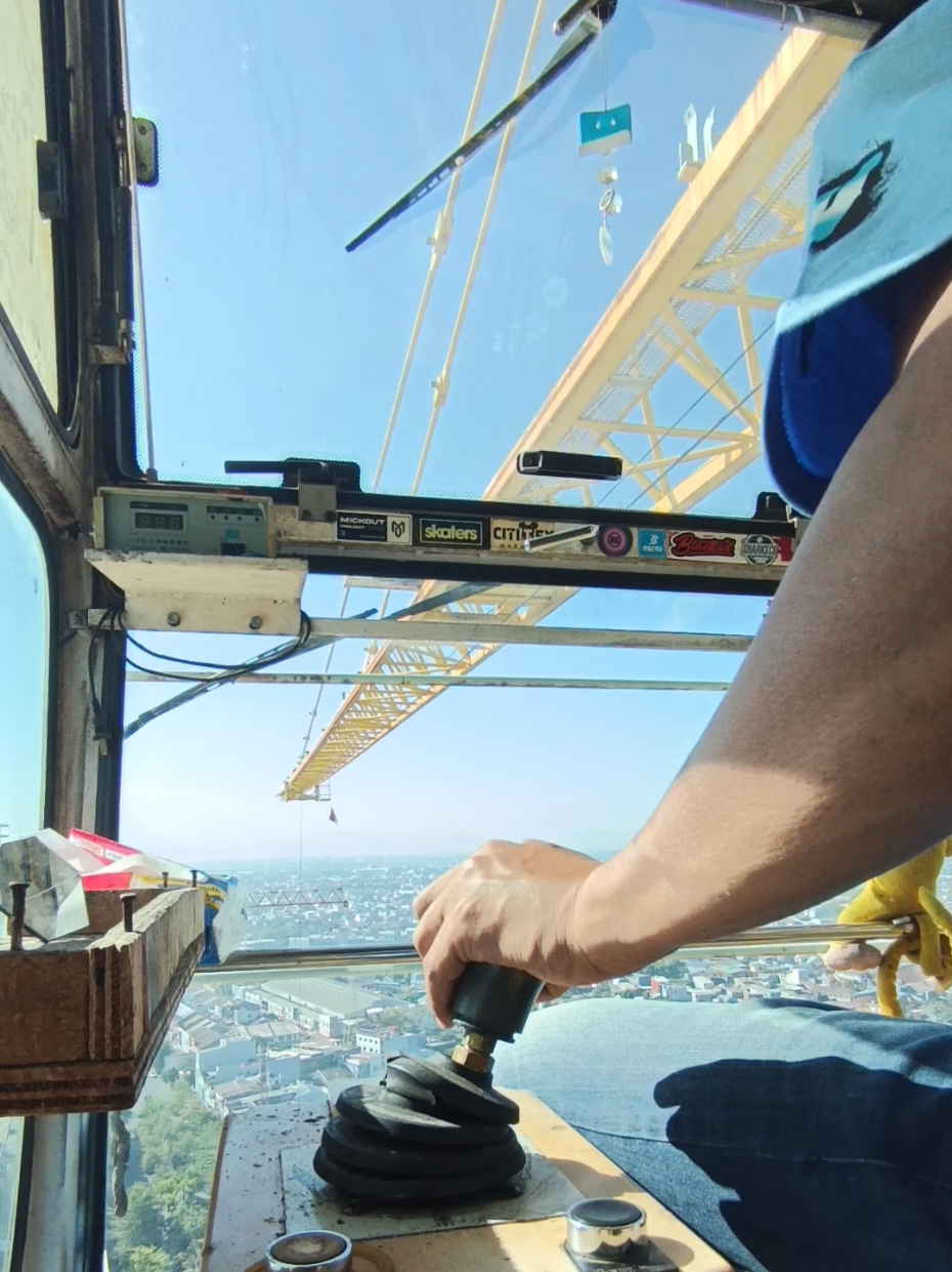 @Luvi towercrane 🏗👷🇮🇩