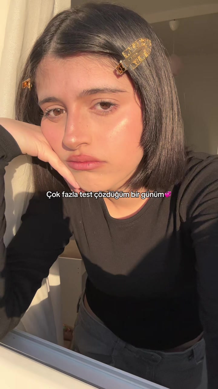 @𝐇𝐞𝐥𝐞𝐧𝐦𝐞𝐦𝐨𝐫𝐢𝐞𝐬
