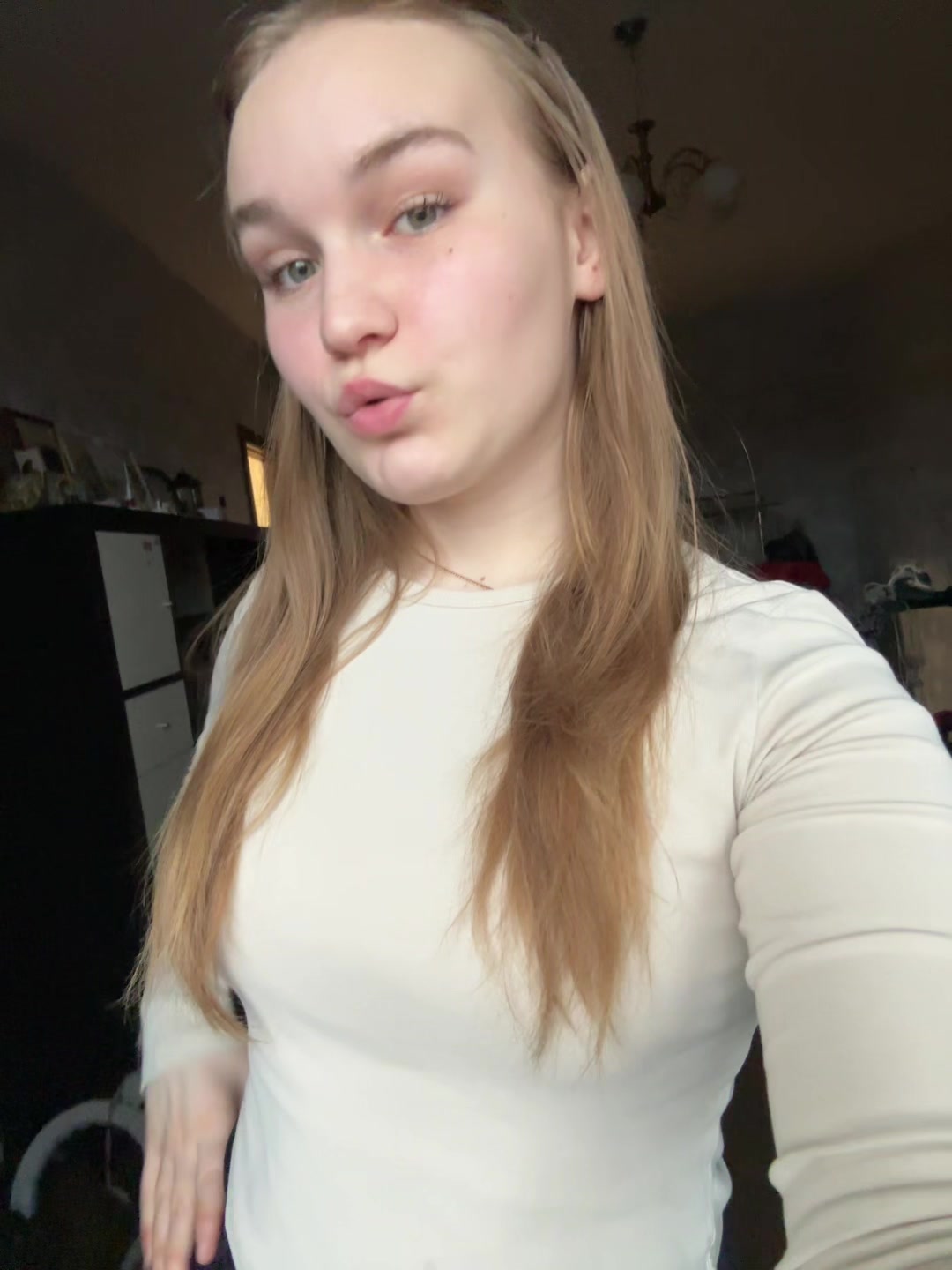 @vyvi